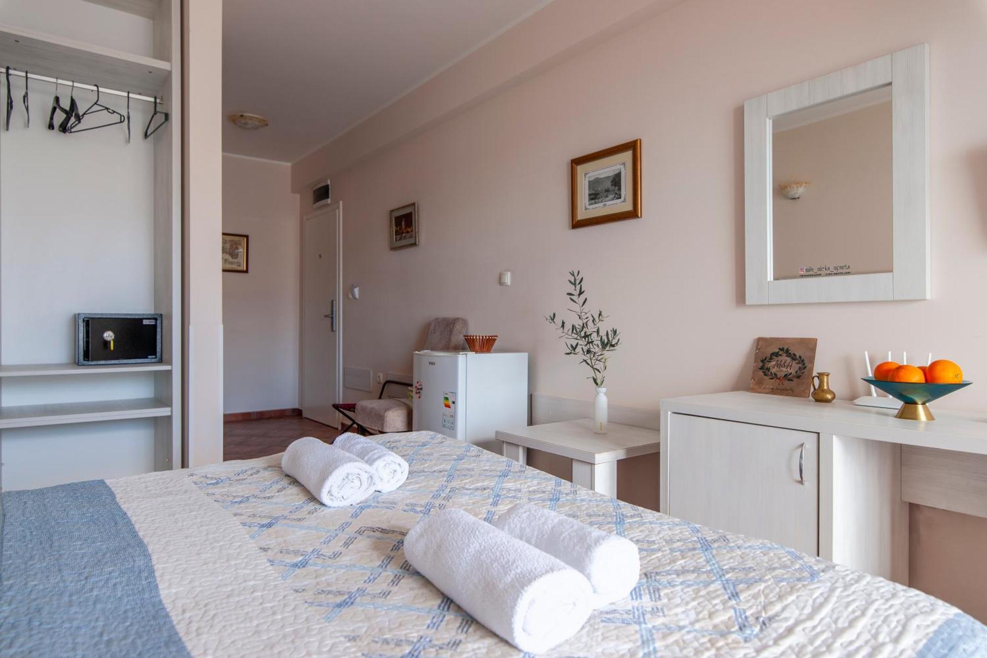 Mila & Aleksandr Apartments Budva Luaran gambar