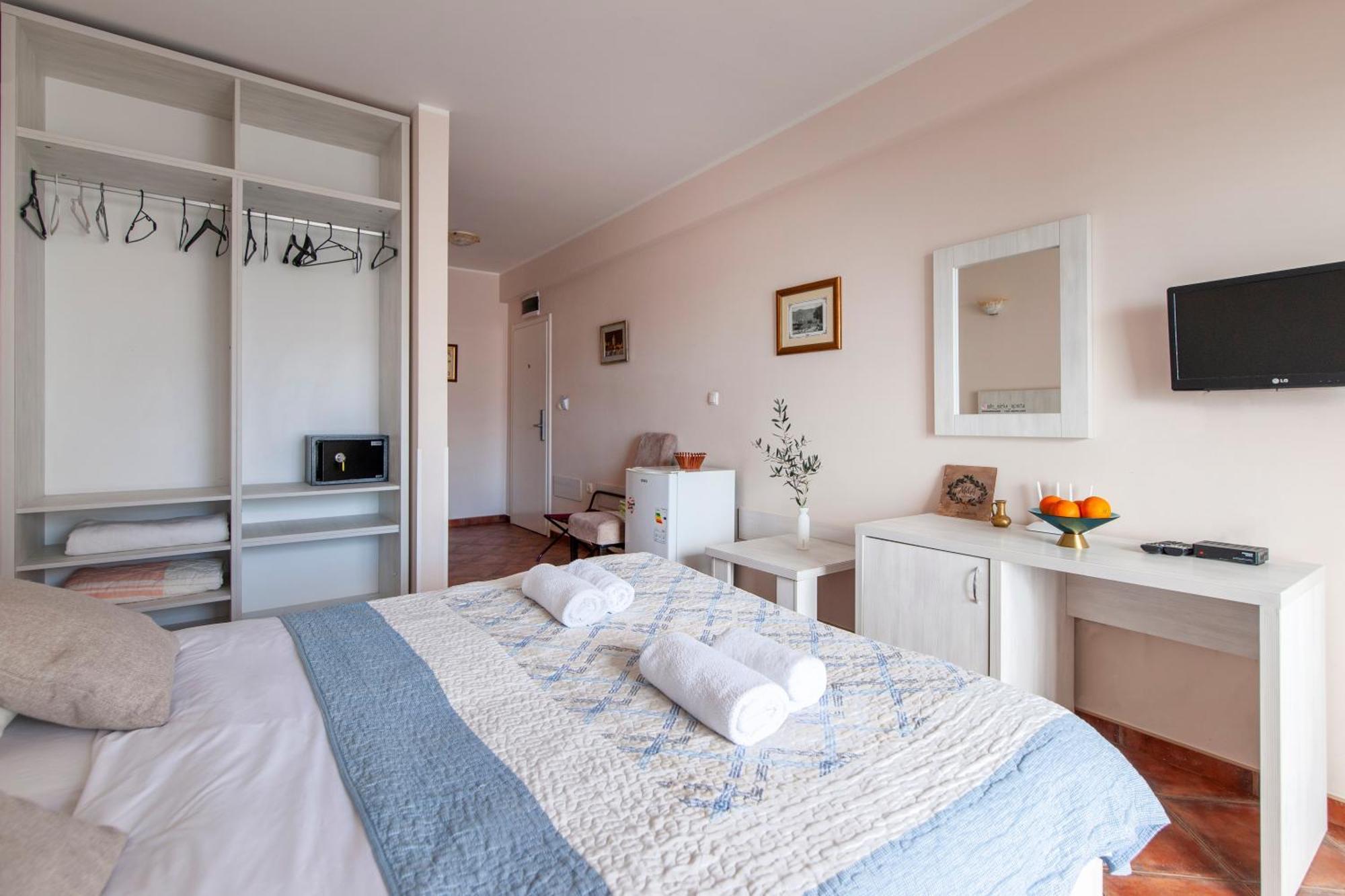 Mila & Aleksandr Apartments Budva Luaran gambar