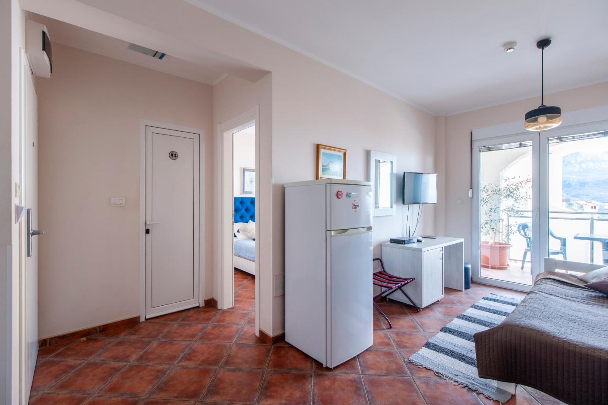 Mila & Aleksandr Apartments Budva Luaran gambar