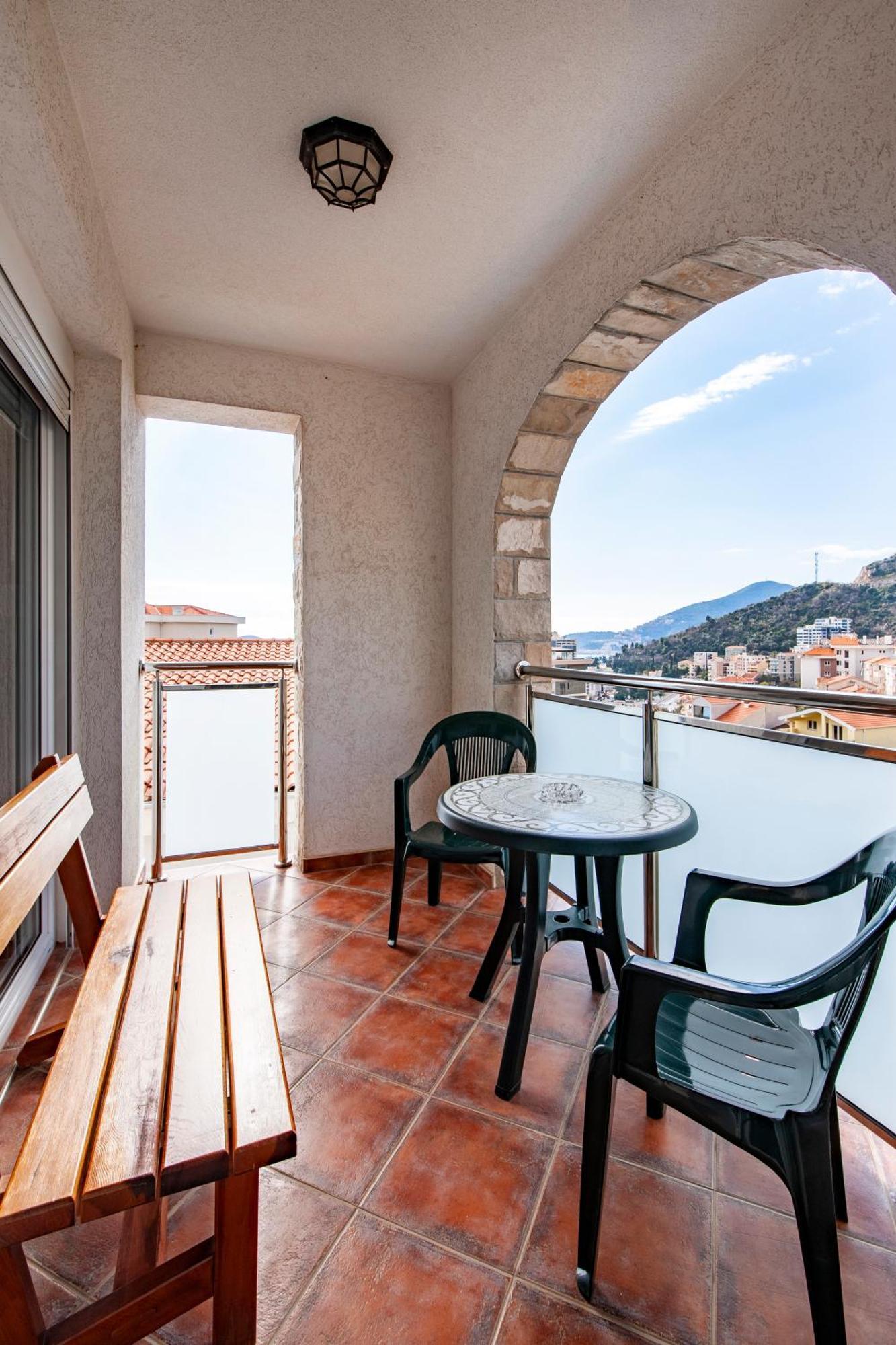 Mila & Aleksandr Apartments Budva Luaran gambar