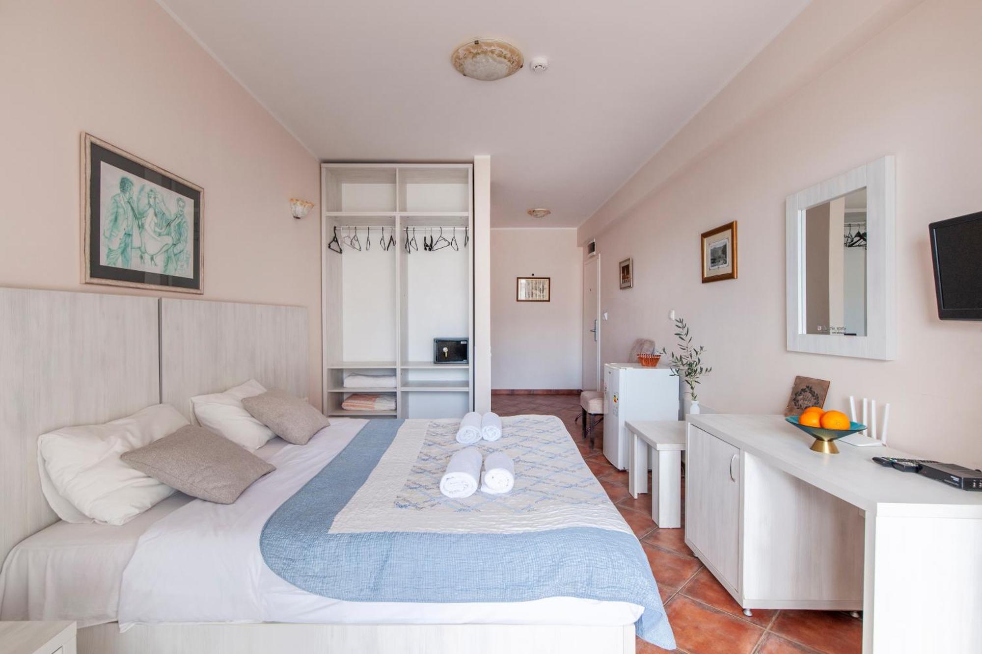 Mila & Aleksandr Apartments Budva Luaran gambar