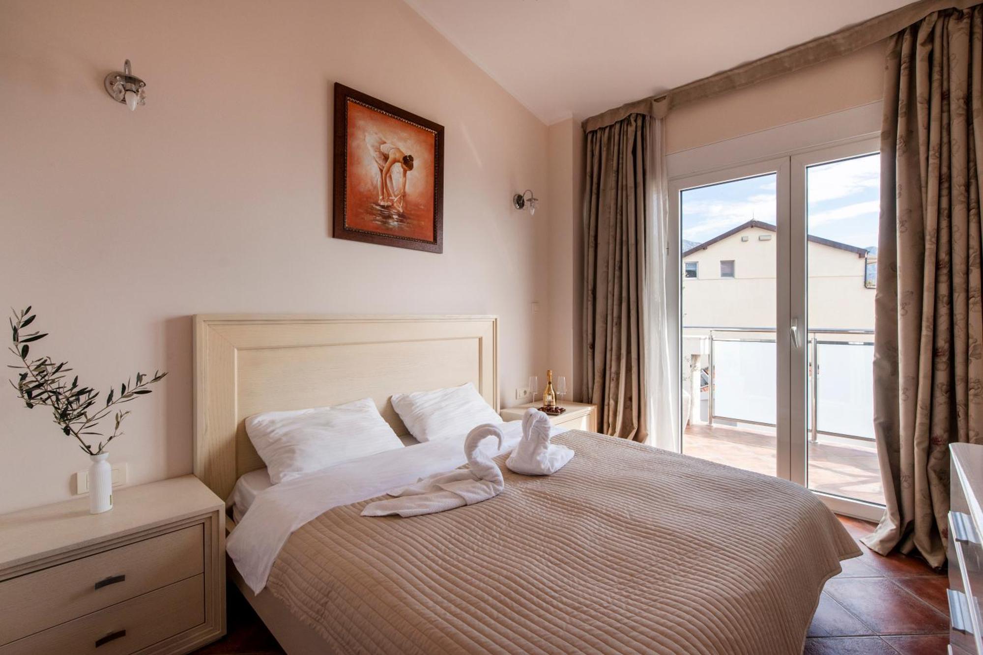 Mila & Aleksandr Apartments Budva Luaran gambar