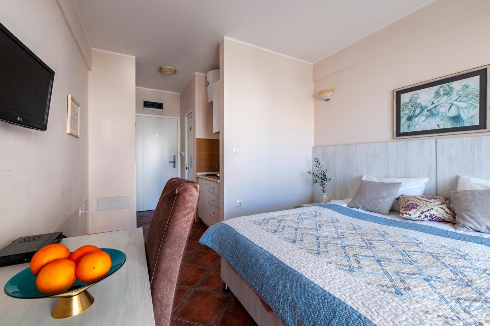 Mila & Aleksandr Apartments Budva Luaran gambar