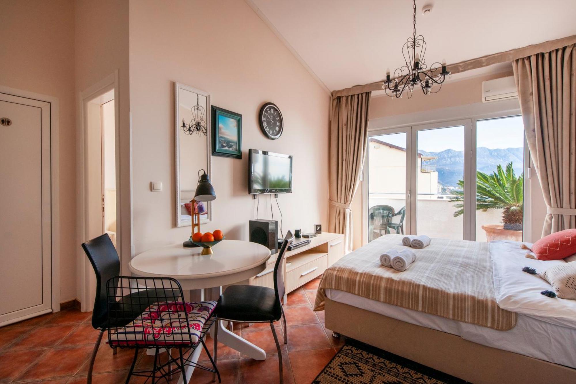 Mila & Aleksandr Apartments Budva Luaran gambar