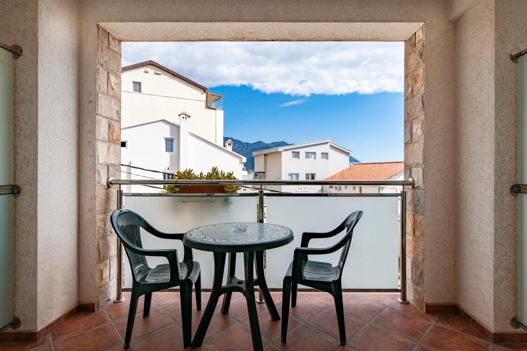 Mila & Aleksandr Apartments Budva Luaran gambar