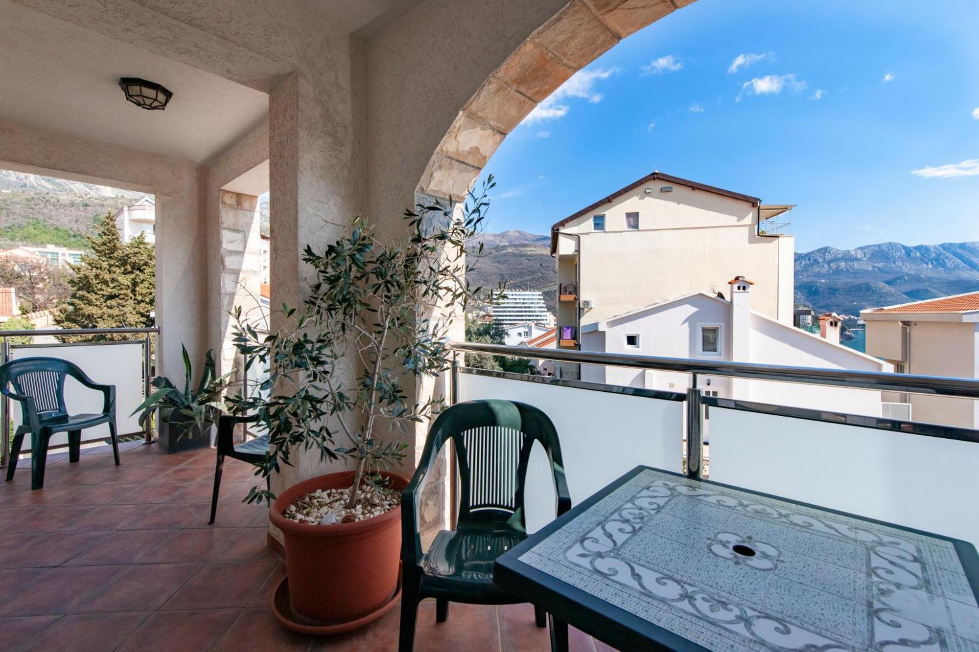 Mila & Aleksandr Apartments Budva Luaran gambar