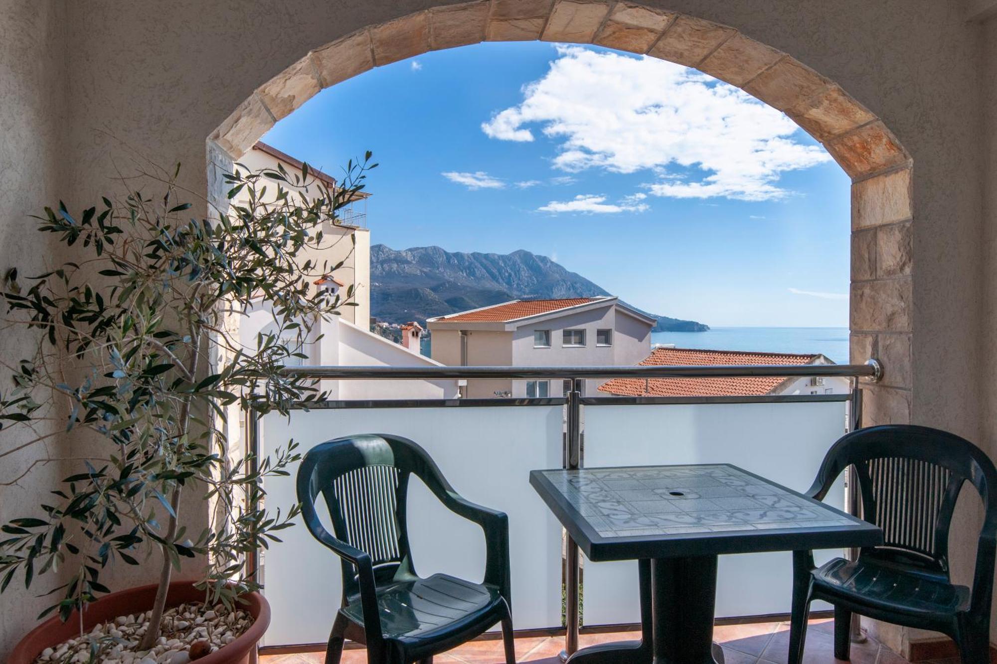 Mila & Aleksandr Apartments Budva Luaran gambar